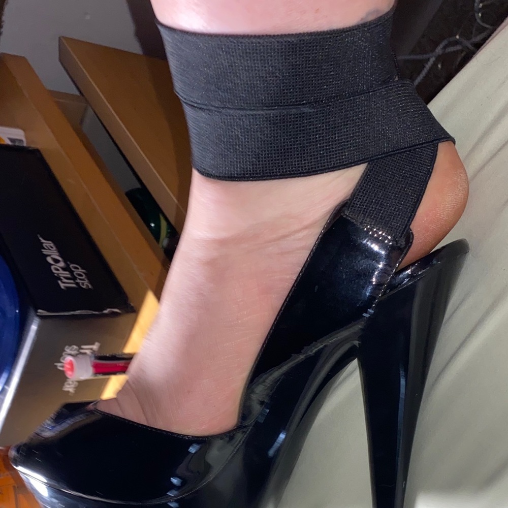 Jessica Simpson platform pumps